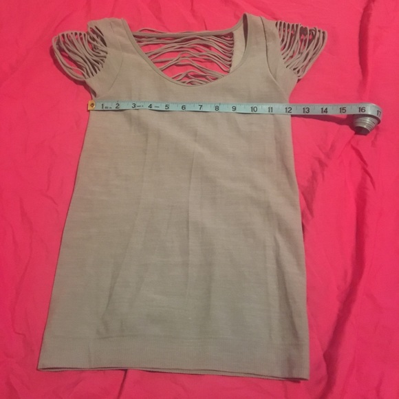 Trendy Slashed Grey Blouse - Picture 4 of 7